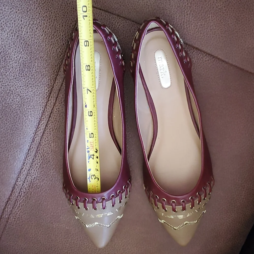 Avon Mark 80s style color blocked women's flats burgundy, taupe size 7